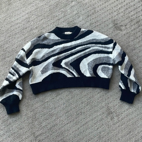 Dreamers by Debut Cropped Sweater - Picture 1 of 5